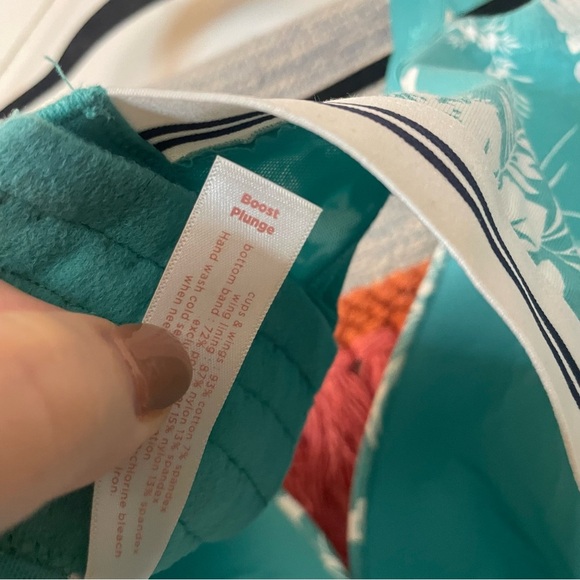 Cacique Boost Plunge Bra 44H - Picture 7 of 7